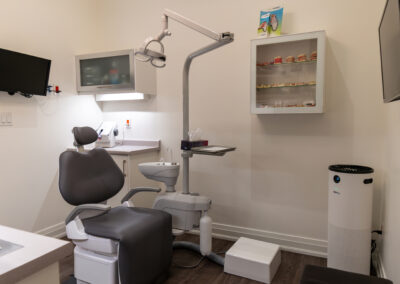 beach denture clinic Toronto office